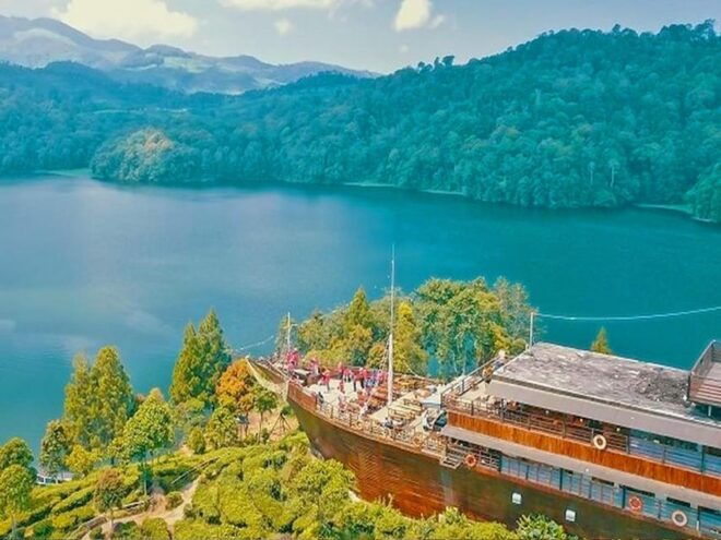 From Jakarta : White Crater, Pinisi Lake, Tea Plantation - Key Attractions