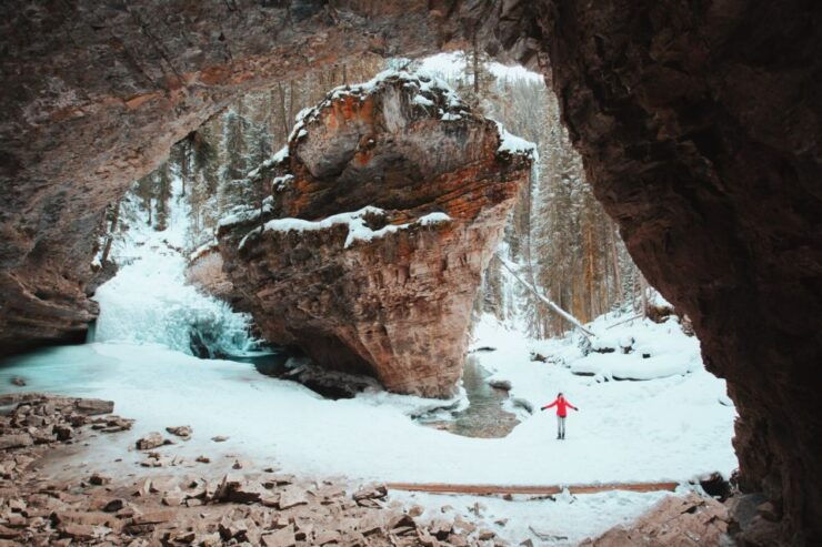From Jasper: Maligne Canyon Guided Ice Walking Tour - Tour Duration and Language