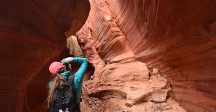 From Kanab: 3-Hour Peek-a-Boo Slot Canyon Hiking Tour - Activity Information