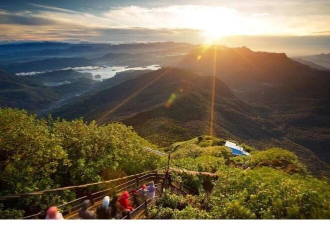 From Kandy: Adams Peak Trekking & Epic Guided Hike - Sunrise Summit: Night Hike With Expert Guide