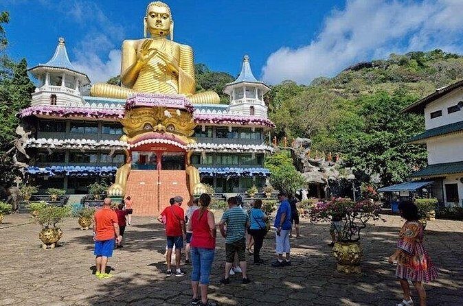 From Kandy: Minneriya Wildlife Safari and Heritage Day Tour - FAQ