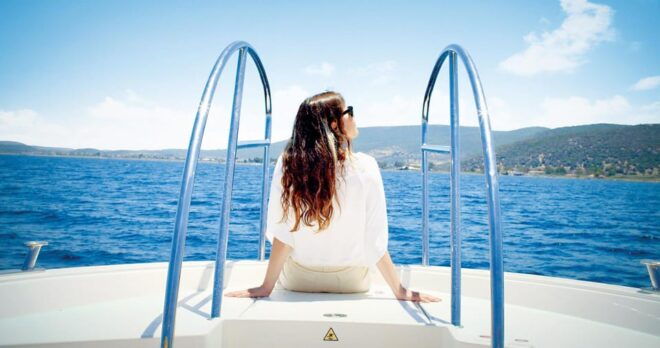 From Kassandra & Sithonia: Halkidiki 4-hour Private Cruise - Onboard Amenities