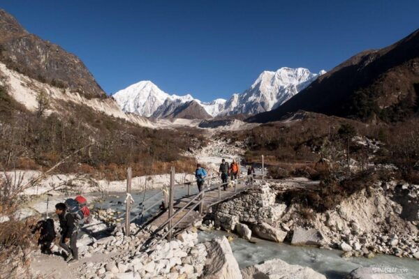 From Kathmandu: 15 Day Manaslu Circuit Trek - Break Down
