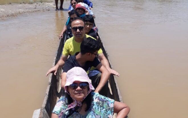 From Kathmandu: 2 Nights 3 Days Complete Chitwan Package - Tour Guide and Language