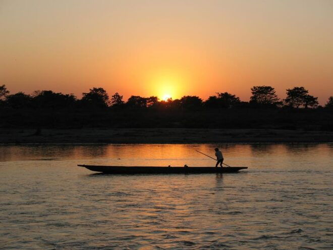 From Kathmandu to Chitwan: Jungle Safari + Meals & Transport - Safari Experience and Activities