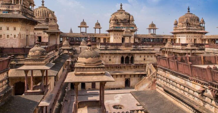 From Khajuraho: Orccha Fortress Guided Day Trip - Activity Highlights