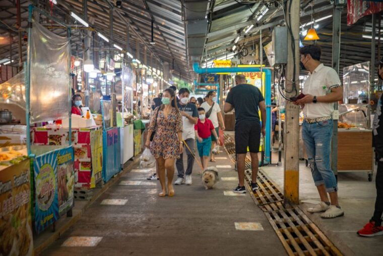 From Khao Lak: Phuket Naka Weekend Market - Market Experience