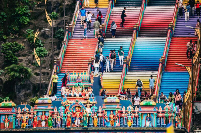 From KL: Batu Caves, Indian Costume & Batik Art Experience - A Colorful, Cultural Exploration of Batu Caves