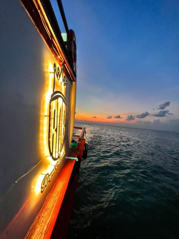From Ko Tao: Vintage Boat-Nangyuan Snorkeling Day Trip with Meals - Practical details before you go