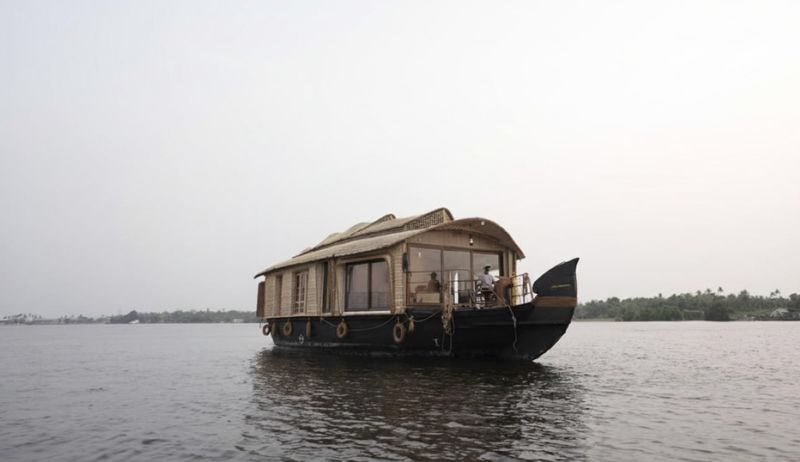 From Kochi: Alleppey Overnight Houseboat Cruise With Meals - Five hours among paddy fields and village homes