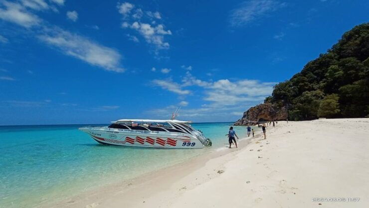 From Koh Lanta: Speedboat Transfer To/From Koh Lipe - Activity Duration and Planning Tips