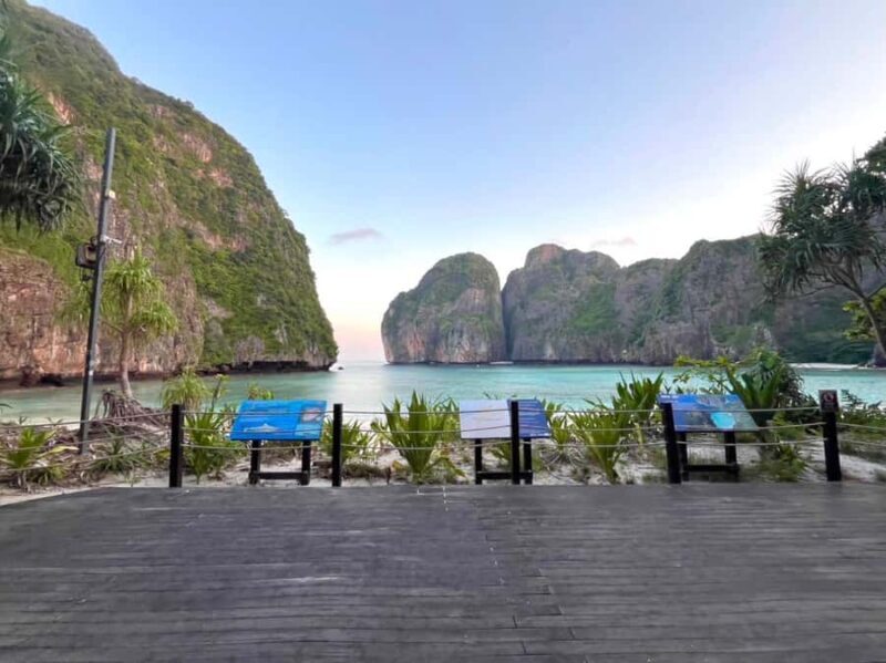 From Krabi: Phi Phi Early Bird & 4 Islands by Speedboat - Food & Drinks