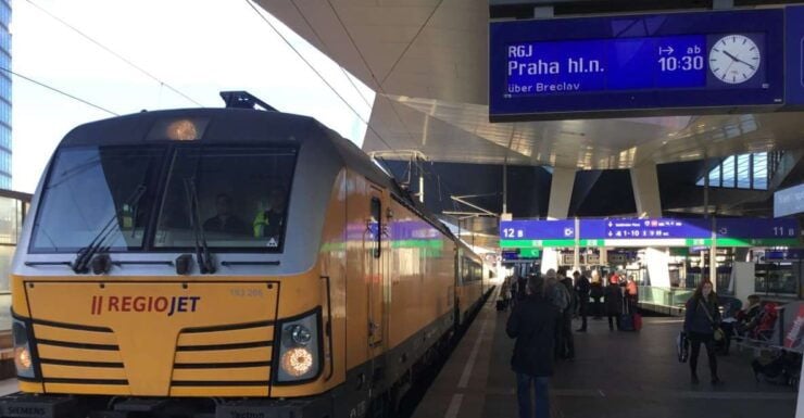 From Krakow: Bus Transfer To/From Vienna Central Station - Experience