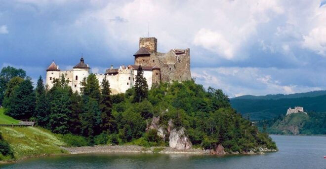 From Krakow: Dunajec River Gorge Rafting Tour - Authentic Wooden Raft Experience