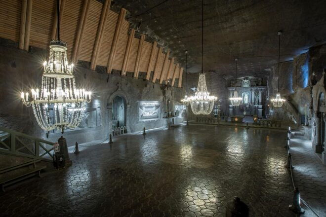 From Krakow: Salt Mine Guided Tour With Hotel Pick up - Guided Tour Experience