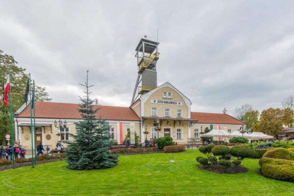 From Krakow: Salt Mine Guided Tour With Hotel Pick up - Tour Booking and Cancellation