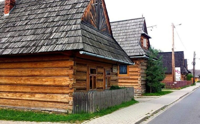 From Krakow: Zakopane Private Day Trip with Local - Exploring Chochołów village