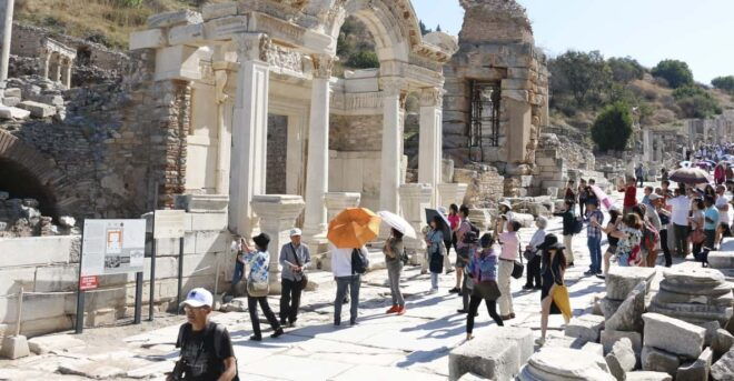 From Kusadasi Port: PRIVATE Highlights of Ephesus Tour - Guided Experience