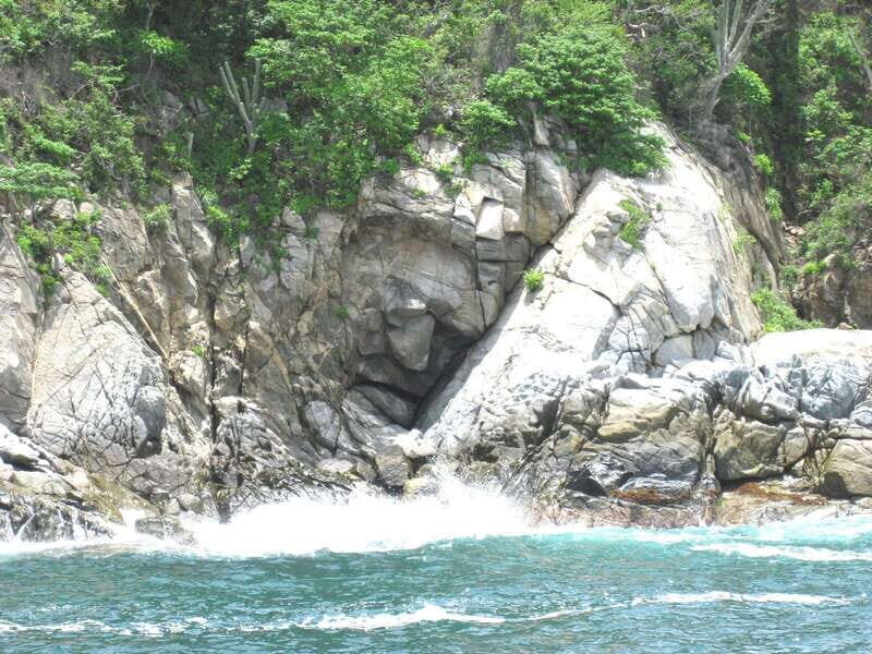 From La Crucecita: Private Huatulco 7 or 5 Bays Boat Trip - Good To Know