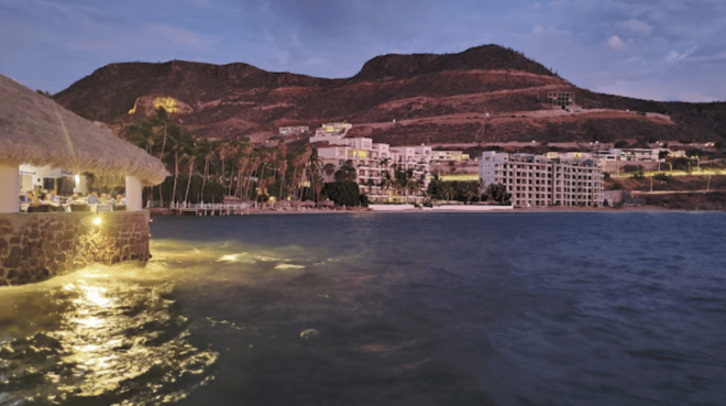 From La Paz: Hotel & Dive Packages: Hotel Costa Baja - Diving Experience