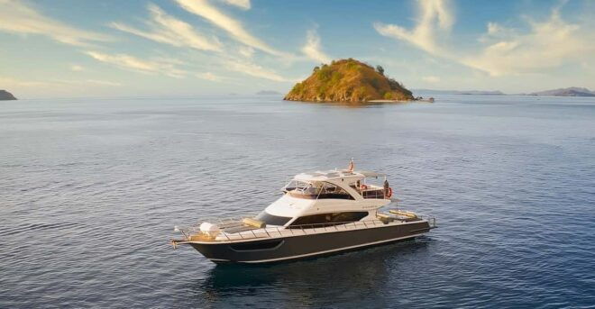 From Labuan Bajo: Day Tour of Komodo Island With Snorkeling - Included Services