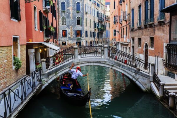 From Lake Garda: Full-day Group Tour of Venice - Meeting Points