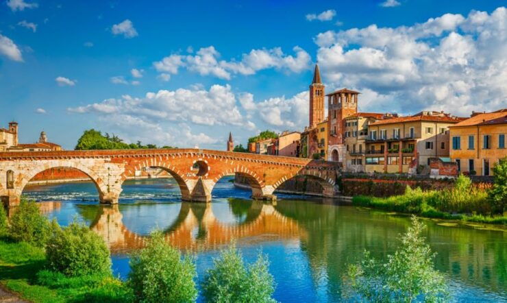 From Lake Garda: Verona Full-Day Bus Tour - Tour Details