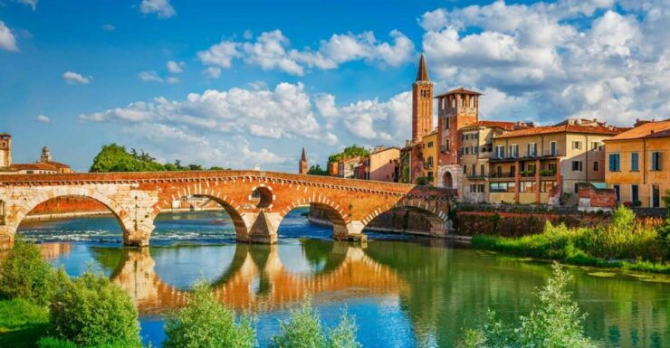 From Lake Garda: Verona Full-Day Bus Tour - Tour Description
