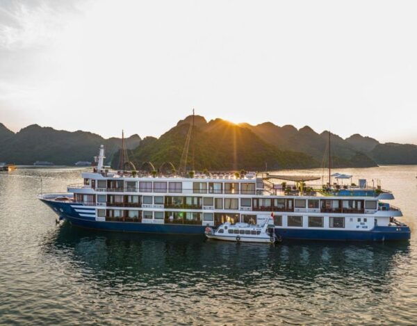 From Lan Ha Bay Luxury Cruise: a 2-Night Extravaganza at Sea - Pickup and Drop-off Logistics