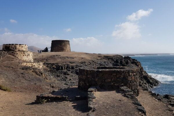 From Lanzarote: Day Trip to Fuerteventura and Corralejo - Discovering Corralejo Town