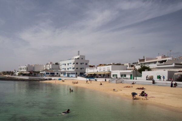 From Lanzarote: Day Trip to Fuerteventura and Corralejo - Enjoying the Dunes and Beach