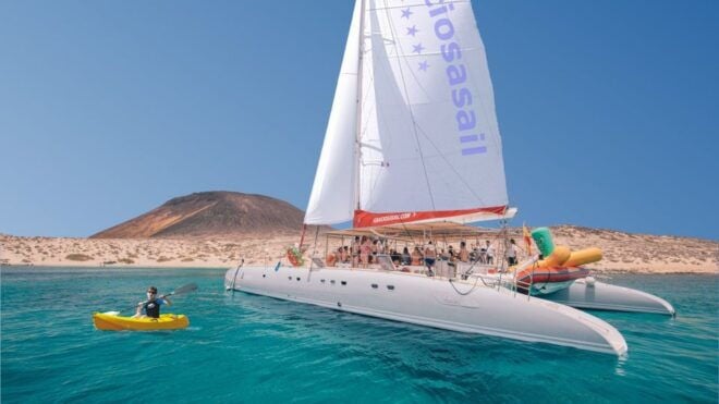 From Lanzarote: Sailing Day Trip Around La Graciosa - Full Description