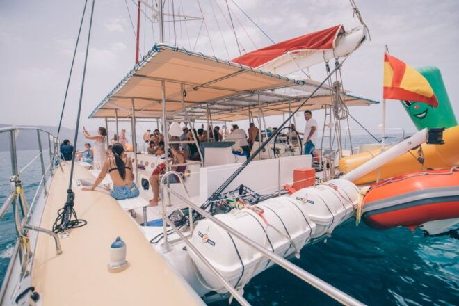 From Lanzarote: Sailing Day Trip Around La Graciosa - Pickup and Drop-off Information