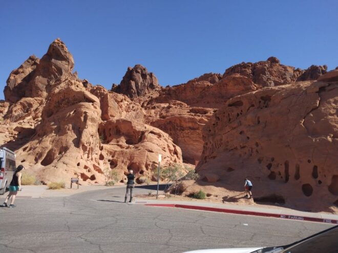 From Las Vegas: Valley of Fire Small Group Tour - Snacks and Bottled Water Provided