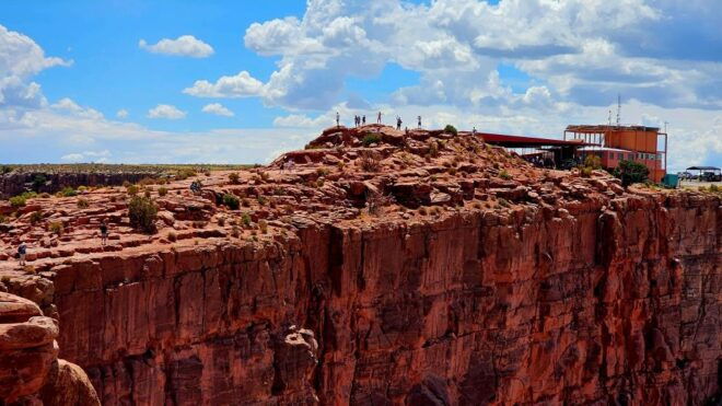 From Las Vegas:West Rim,Hoover Dam,7 Magic Mountain - Full Description