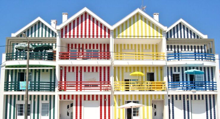 From Lisbon: Aveiro, Moliceiro Boat and Coimbra Tour - Moliceiro Boat Trip