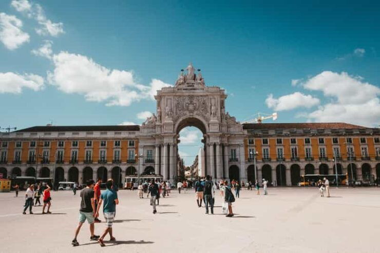 From Lisbon: Day Tour for Pena, Moorish Castle+Cabo Da Roca - Iconic Landmarks