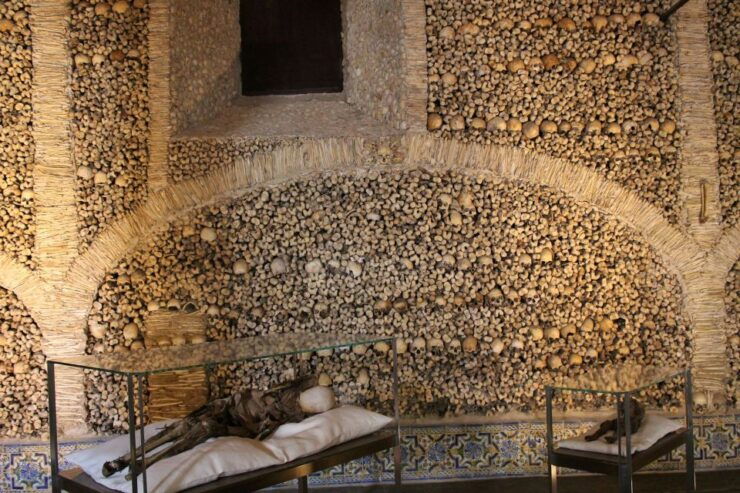 From Lisbon: Évora Private Historic Discovery Tour - Tour Duration and Language Options