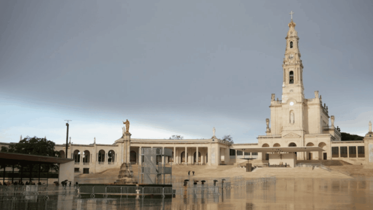 From Lisbon: Fátima, Aljustrel, and Óbidos Day Trip - Practical Details and Comfort