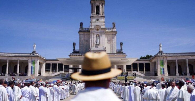 From Lisbon: Fátima, Batalha Monastery, Nazaré & Óbidos Tour - Booking Details and Flexibility