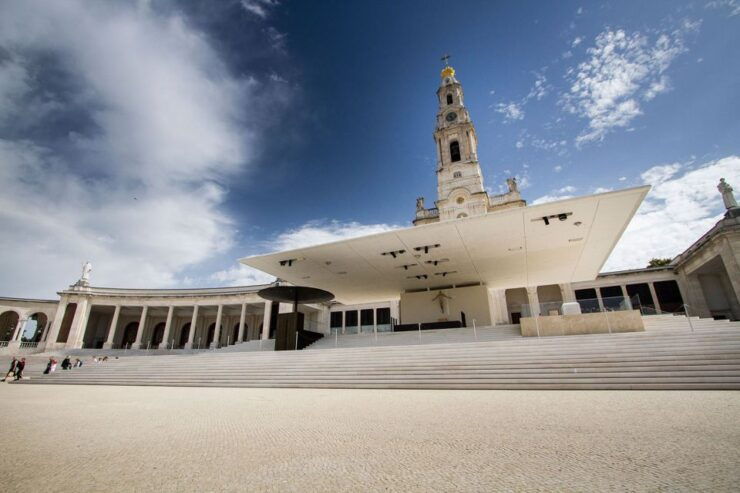 From Lisbon: Fátima & Batalha Monastery Panoramic Bus Tour - Activity Details