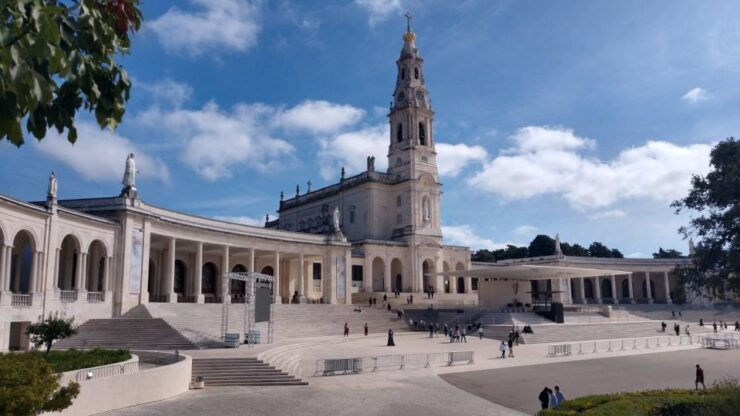 From Lisbon: Fátima & Batalha Monastery Panoramic Bus Tour - Experience Highlights