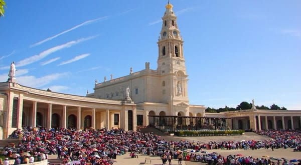 From Lisbon: Fátima, Batalha, Nazaré and Óbidos Day Tour - The Full Experience: What You Can Expect