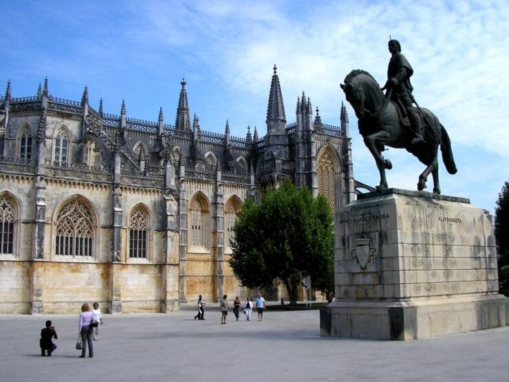 From Lisbon: Fátima, Batalha, Nazaré and Óbidos Private Tour - Itinerary Highlights