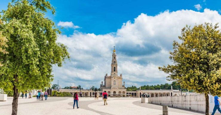 From Lisbon: Fatima, Batalha, Nazare and Obidos Tour - Tour Overview