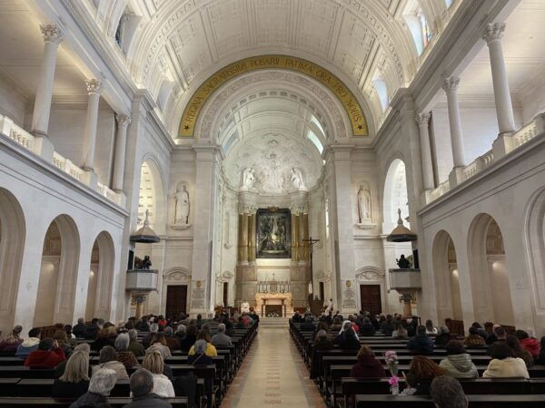 From Lisbon: Fátima, Batalha, Nazaré, and Obidos Tour by Van - Helpful Reviews