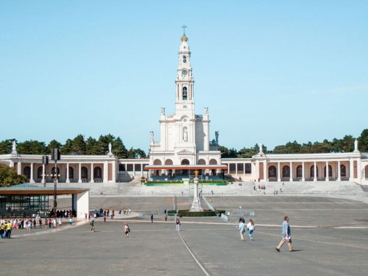 From Lisbon: Fátima Half-Day Shrine and Basilica Tour - Experience Highlights