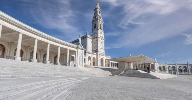 From Lisbon: Fatima, Nazaré, Batalha and Óbidos Tour - Important Information