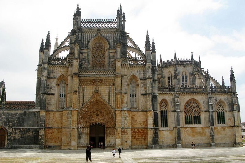 From Lisbon: Fatima, Nazare & Obidos Day Tour - 3 UNESCO Highlights - Nazaré: coastal views and a lunch decision