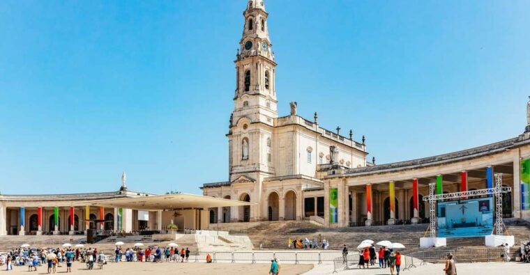 From Lisbon: Fatima Óbidos Batalha & Nazaré Small Group Tour - FAQ